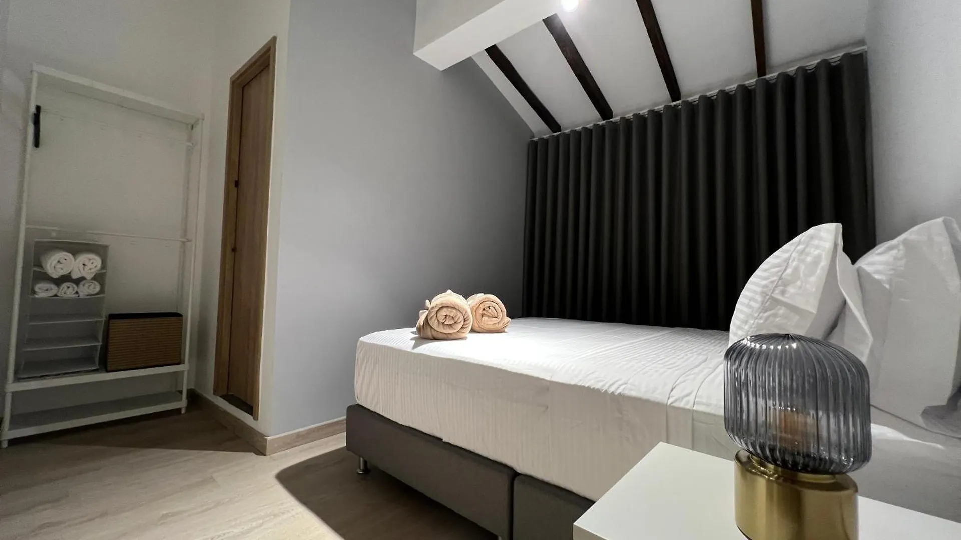 Stylish 5-Br Apartment In Medellin'S Trendiest Spot, Walk Everywhere! 麦德林