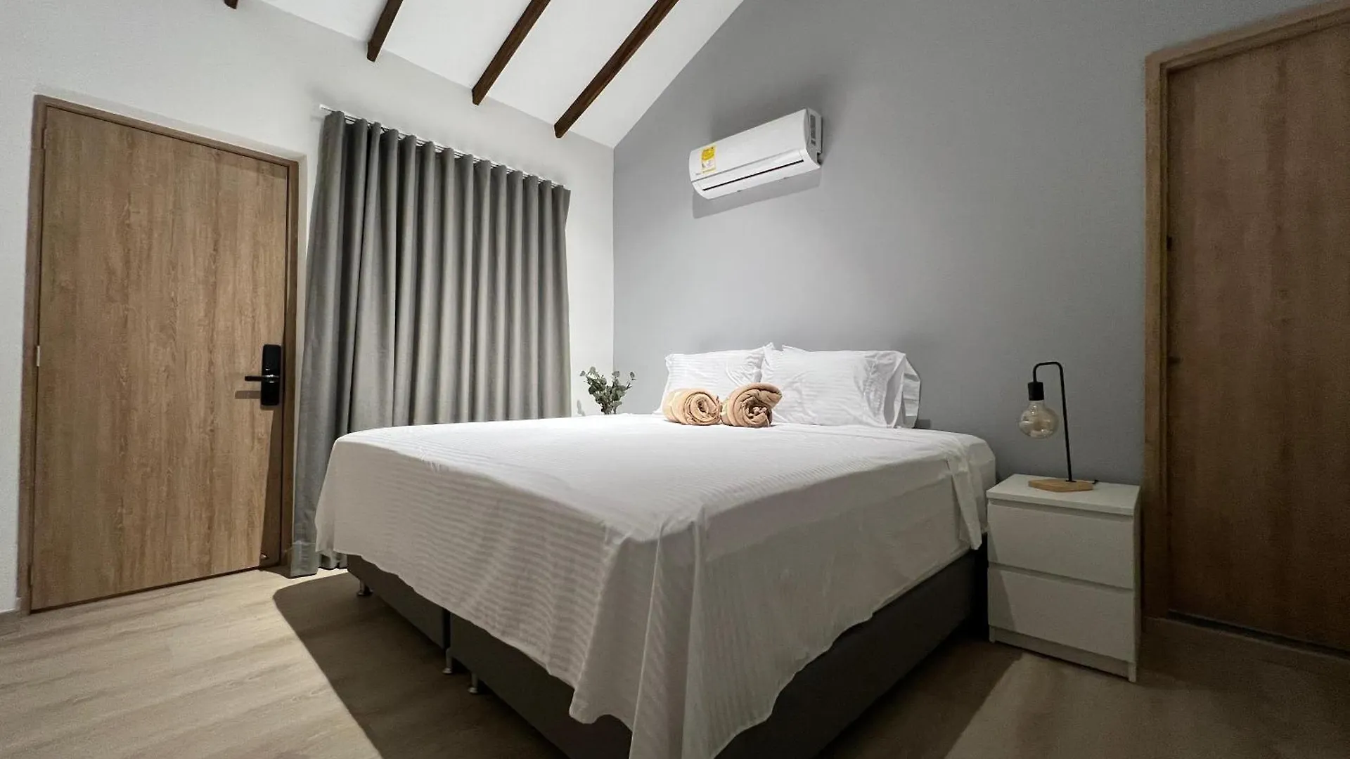 Stylish 5-Br Apartment In Medellin'S Trendiest Spot, Walk Everywhere! 0*, 麦德林